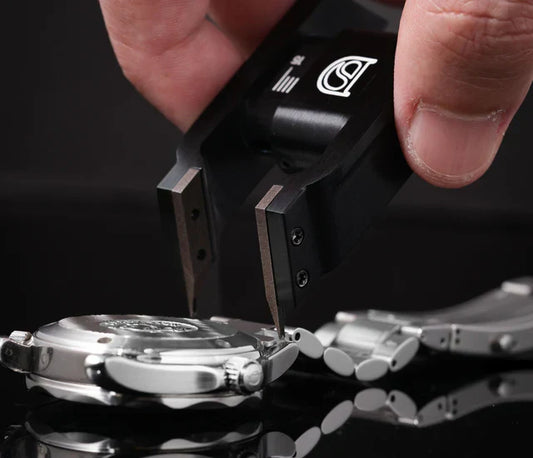 Bracelet Removal Tool: Improving and Innovating